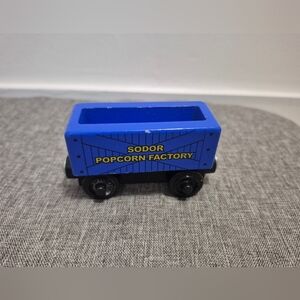 Thomas & Friends Wooden Railway Sodor Popcorn Factory cargo car